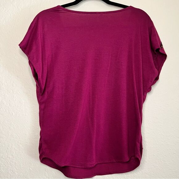 Embellished top. EUC 🌺 burgundy 🌺 medium - Picture 3 of 5